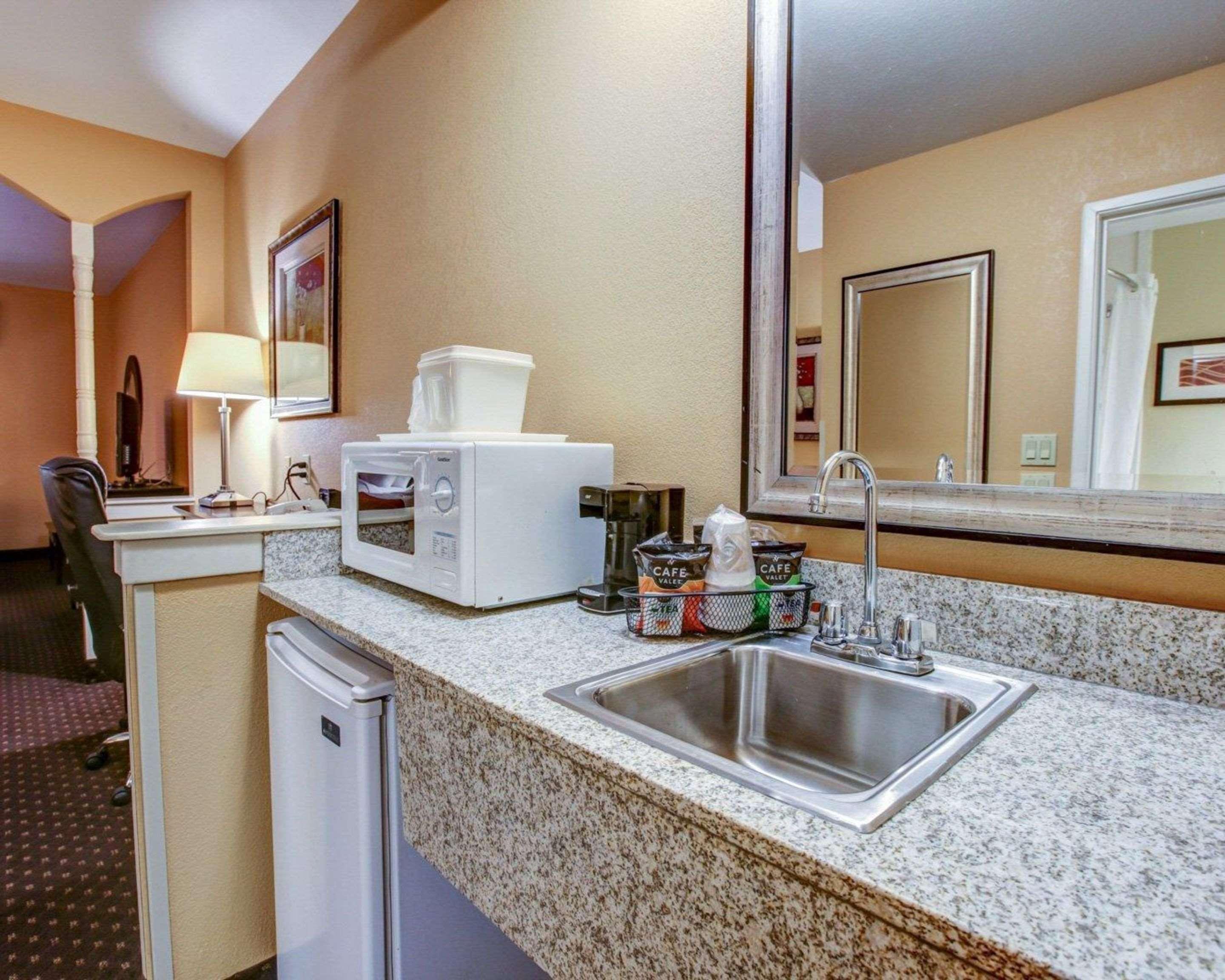 Comfort Suites At Rivergate Mall Гудлеттсвілл Екстер'єр фото