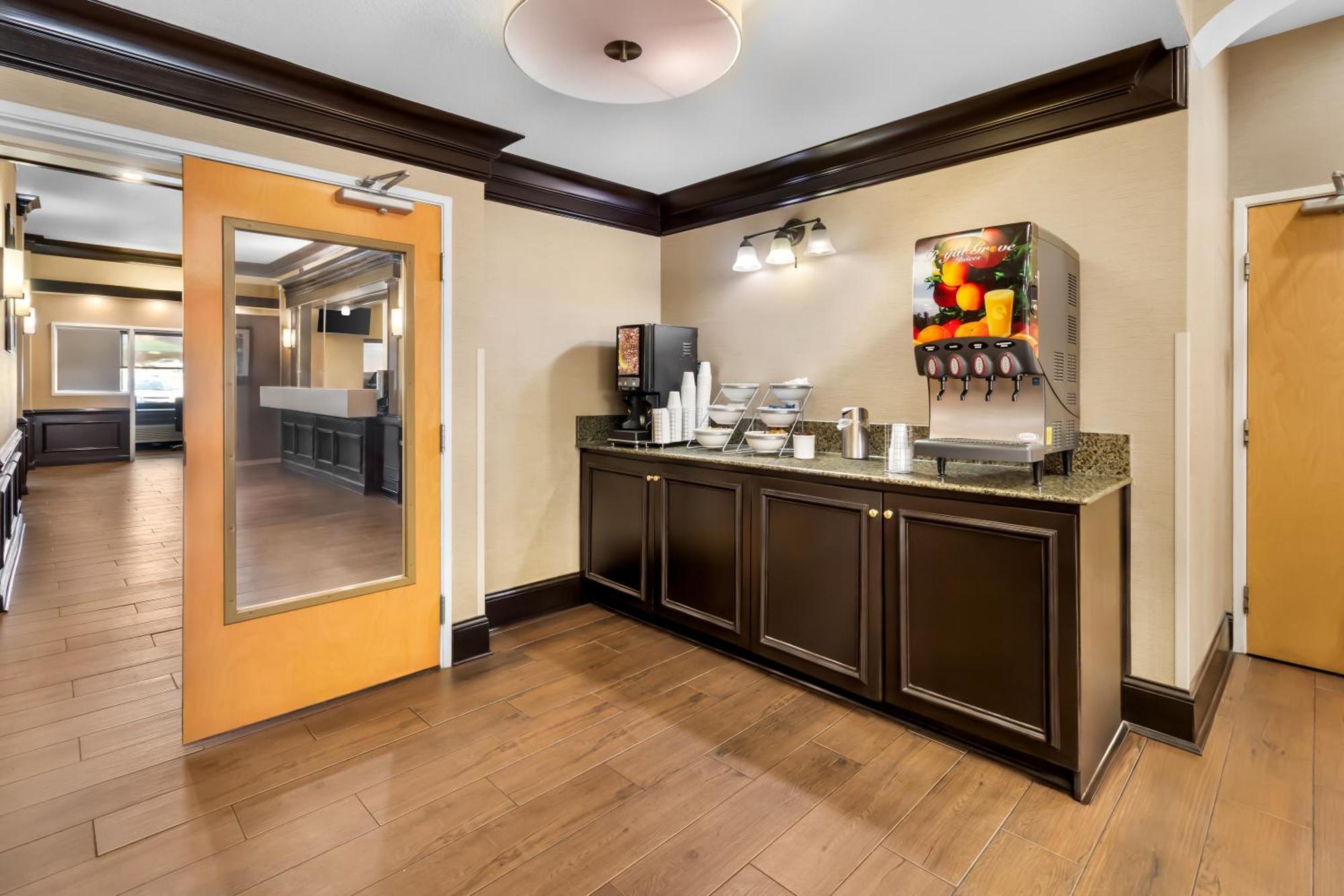 Comfort Suites At Rivergate Mall Гудлеттсвілл Екстер'єр фото